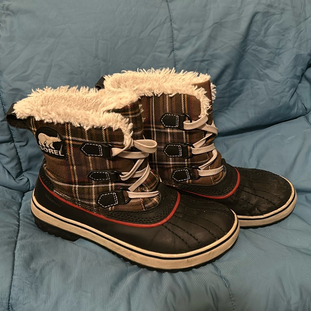Sorel short winter boot